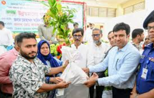 সংযুক্ত ছবি